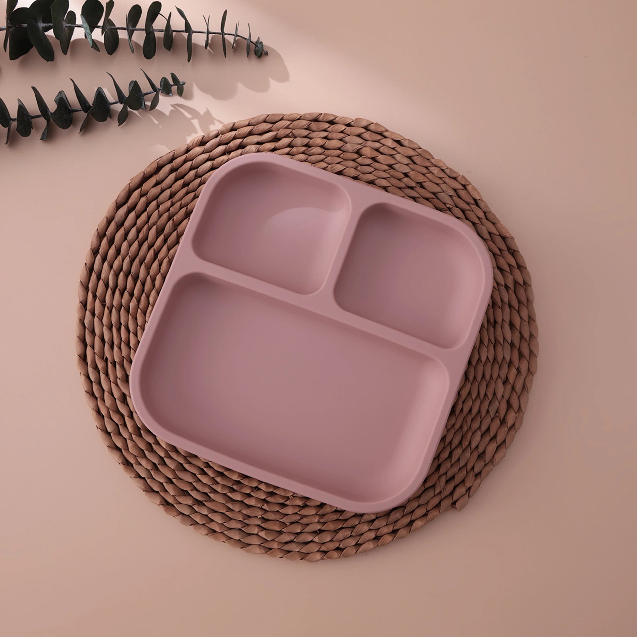 Assiette compartimentée anti-renversement