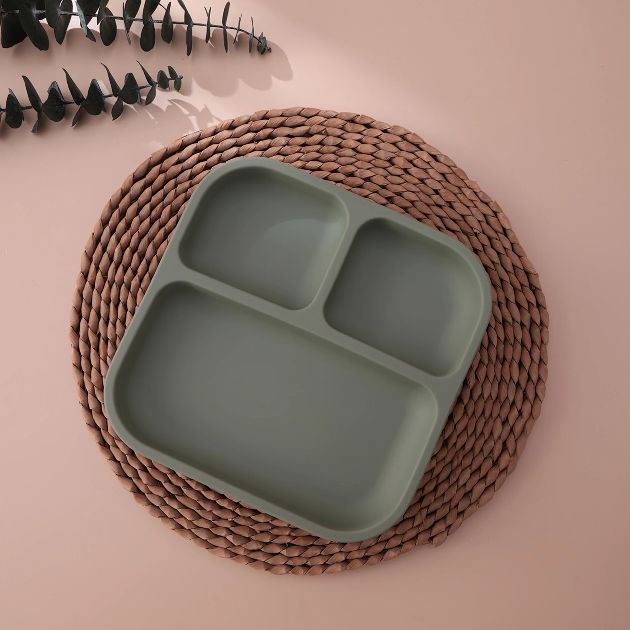 Assiette compartimentée anti-renversement