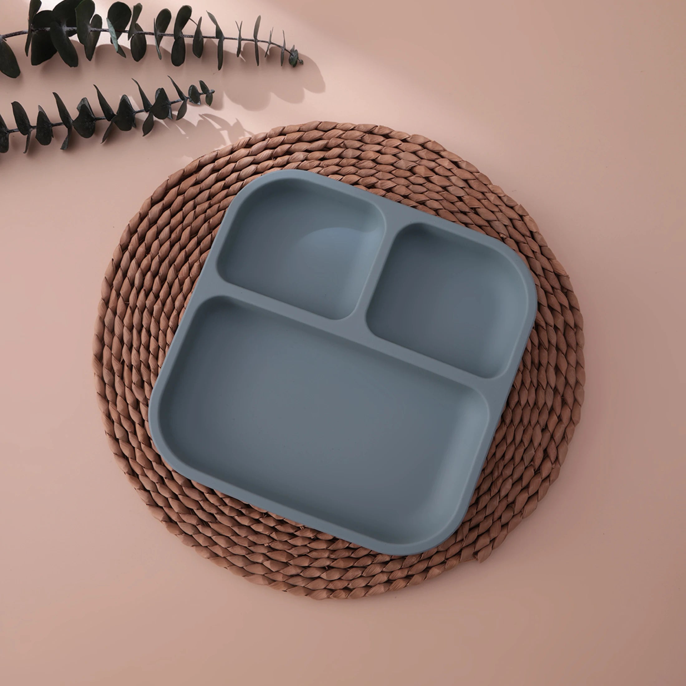 Assiette compartimentée anti-renversement